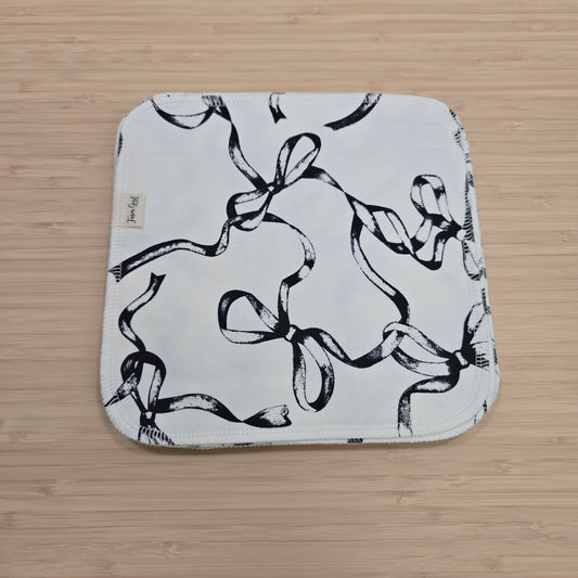 Cloth Napkins | Black and White Bows